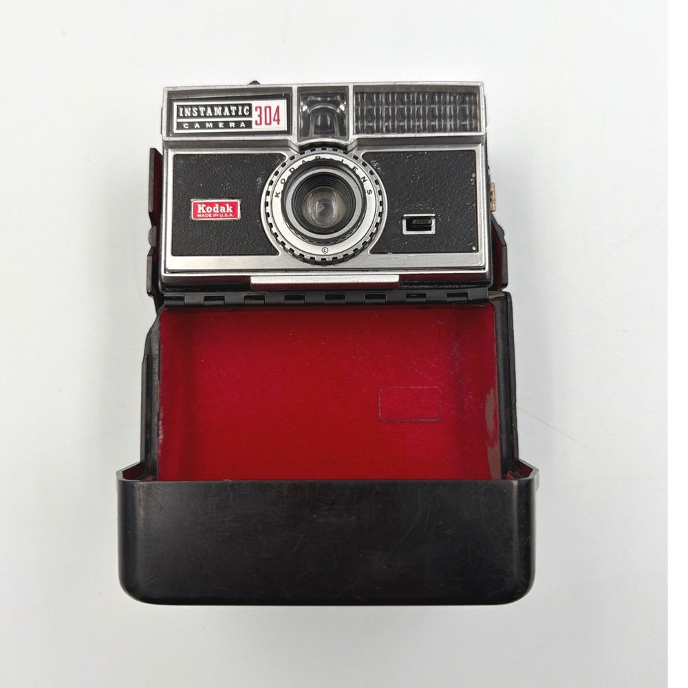 Kodak Instamatic 304 Black Textured 35mm Film Point & Shoot Camera w Case